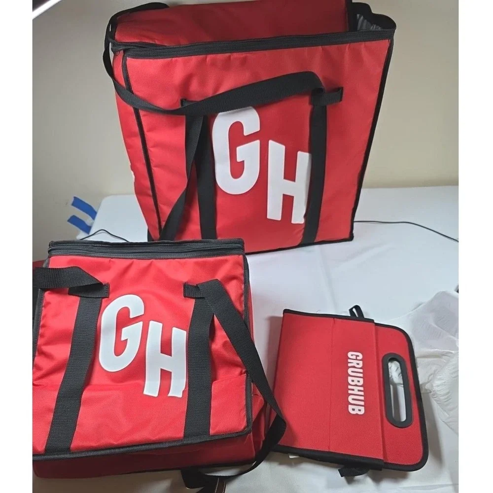 Grubhub Insulated Delivery Set 2 Thermal Bags 1 Collapsible 6 Cup Carrier Red